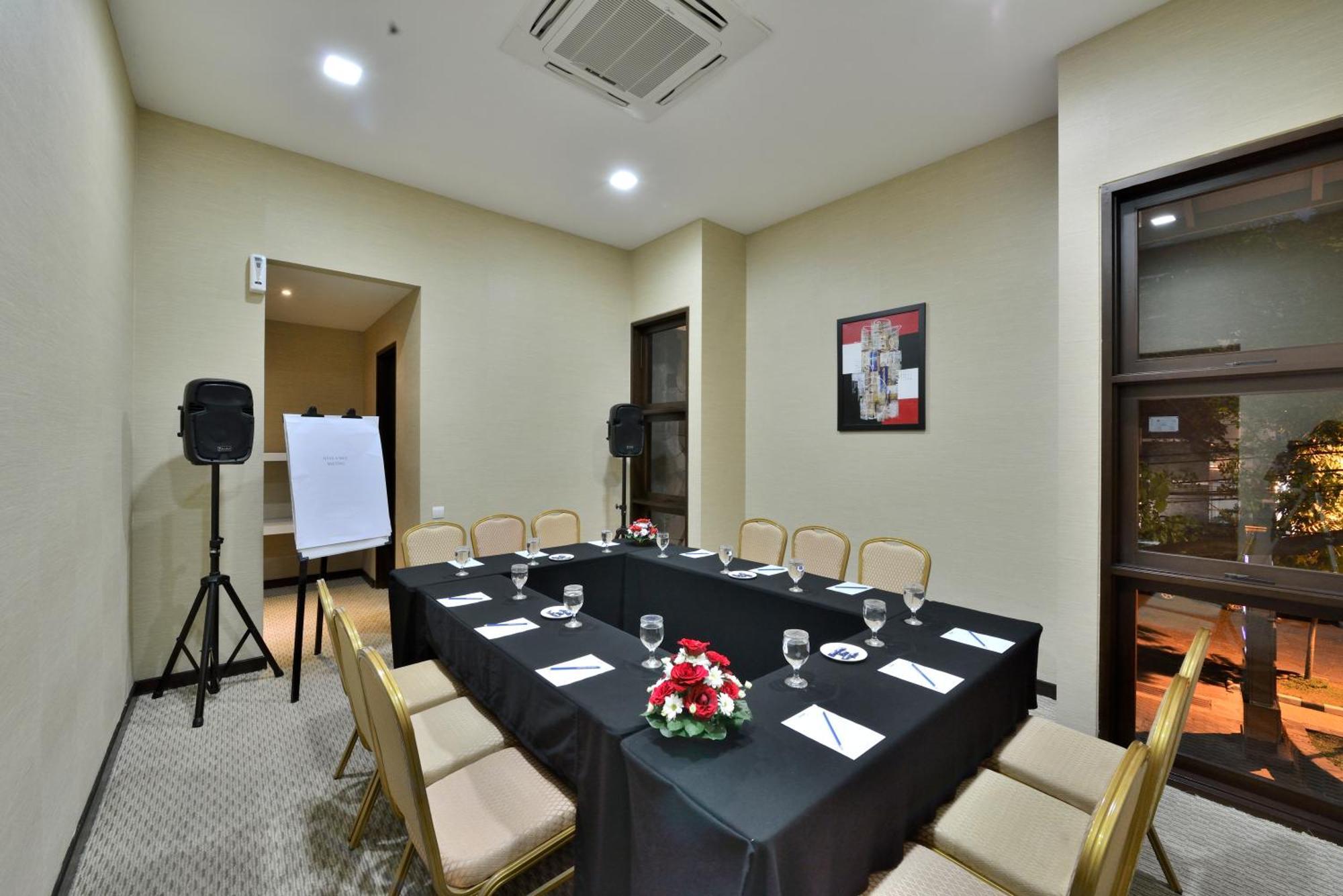 Serela Merdeka By Kagum Hotels Bandung Exterior foto